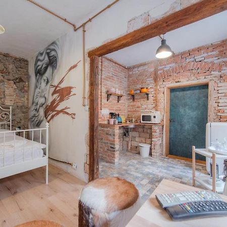 Accommodation At The Zeus Apartment Μπρατισλάβα Εξωτερικό φωτογραφία