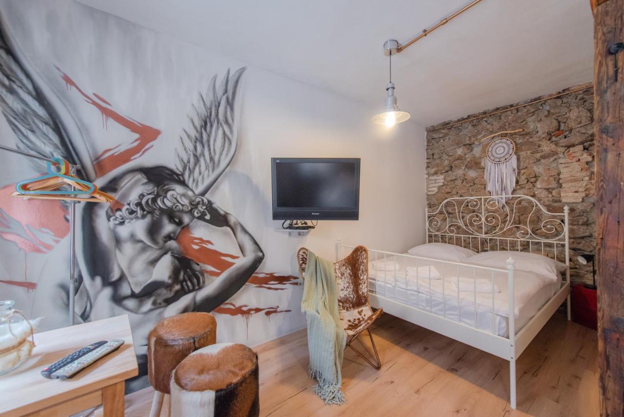 Accommodation At The Zeus Apartment Μπρατισλάβα Εξωτερικό φωτογραφία